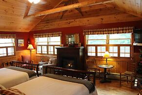 Kiwassa Lake Bed & Breakfast