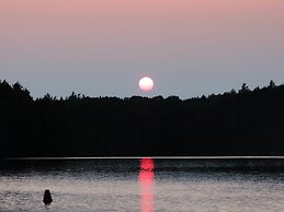 Kiwassa Lake Bed & Breakfast