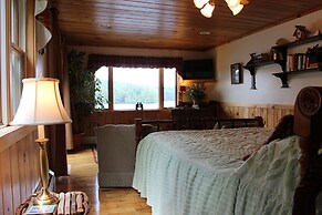Kiwassa Lake Bed & Breakfast