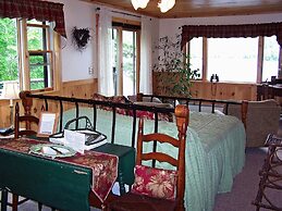 Kiwassa Lake Bed & Breakfast