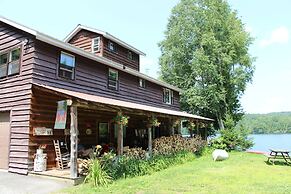Kiwassa Lake Bed & Breakfast