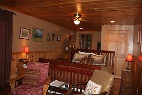 Kiwassa Lake Bed & Breakfast