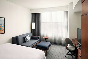 Courtyard by Marriott St. Petersburg Downtown