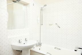 The Bell Hotel Thetford by Greene King Inns