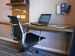 Holiday Inn Express Dunstable by IHG