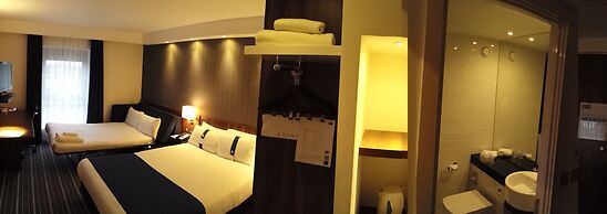 Holiday Inn Express Dunstable by IHG