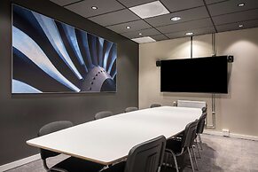 Park Inn by Radisson Oslo Airport Hotel West