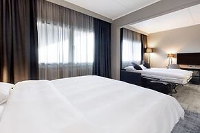 Park Inn by Radisson Oslo Airport Hotel West
