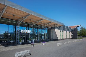 Park Inn by Radisson Oslo Airport Hotel West