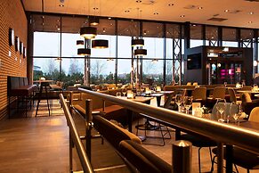 Park Inn by Radisson Oslo Airport Hotel West