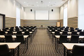 Park Inn by Radisson Oslo Airport Hotel West