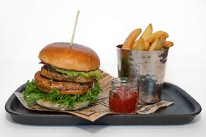 Park Inn by Radisson Oslo Airport Hotel West