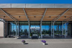 Park Inn by Radisson Oslo Airport Hotel West