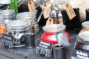 Park Inn by Radisson Oslo Airport Hotel West