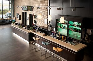 Park Inn by Radisson Oslo Airport Hotel West