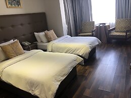 Gondola Hotel and Suites