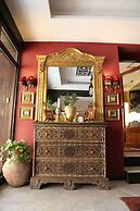 Gondola Hotel and Suites