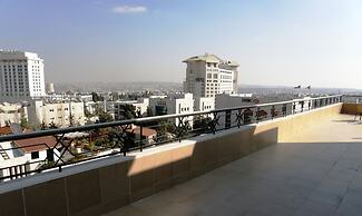 Gondola Hotel and Suites