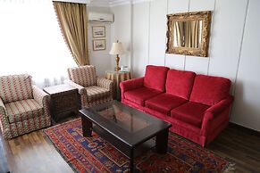 Gondola Hotel and Suites