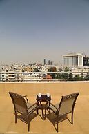 Gondola Hotel and Suites