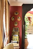 Gondola Hotel and Suites