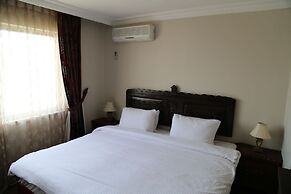 Gondola Hotel and Suites