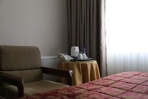 Gondola Hotel and Suites