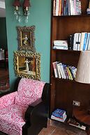 Gondola Hotel and Suites