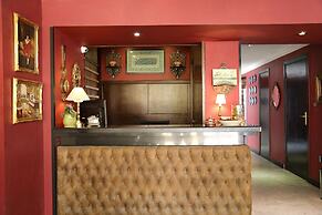 Gondola Hotel and Suites