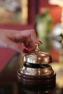 Gondola Hotel and Suites