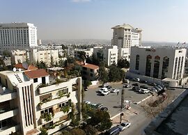 Gondola Hotel and Suites