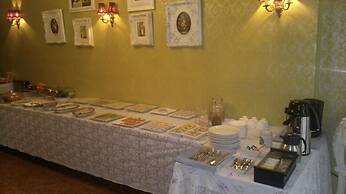 Gondola Hotel and Suites