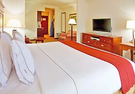 Holiday Inn Express Hotel & Suites Dyersburg by IHG