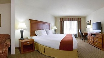 Holiday Inn Express Hotel & Suites Dyersburg by IHG