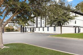 Sonesta Essential Savannah