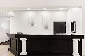 Sonesta Essential Savannah