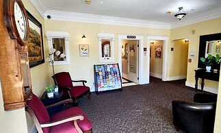 Santa Paula Inn