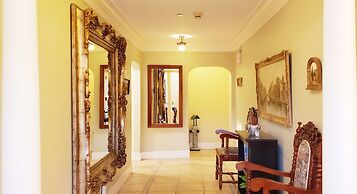 Santa Paula Inn