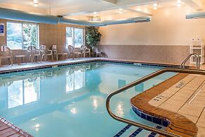 Comfort Suites Wixom