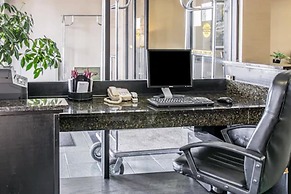 Comfort Suites Wixom