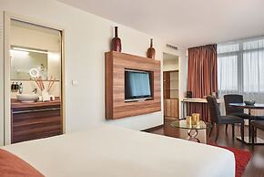 Gatsby Hotel & Restaurant by Happyculture