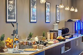 Gatsby Hotel & Restaurant by Happyculture