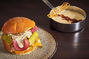 Gatsby Hotel & Restaurant by Happyculture