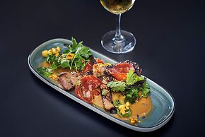 Gatsby Hotel & Restaurant by Happyculture