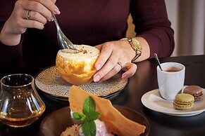 Gatsby Hotel & Restaurant by Happyculture