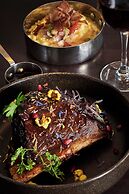 Gatsby Hotel & Restaurant by Happyculture