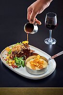 Gatsby Hotel & Restaurant by Happyculture