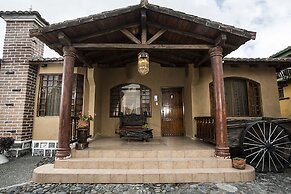 Hotel Rumipamba de las Rosas