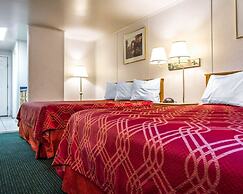 Rodeway Inn & Suites Brunswick near Hwy 1