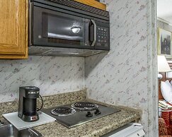 Rodeway Inn & Suites Brunswick near Hwy 1